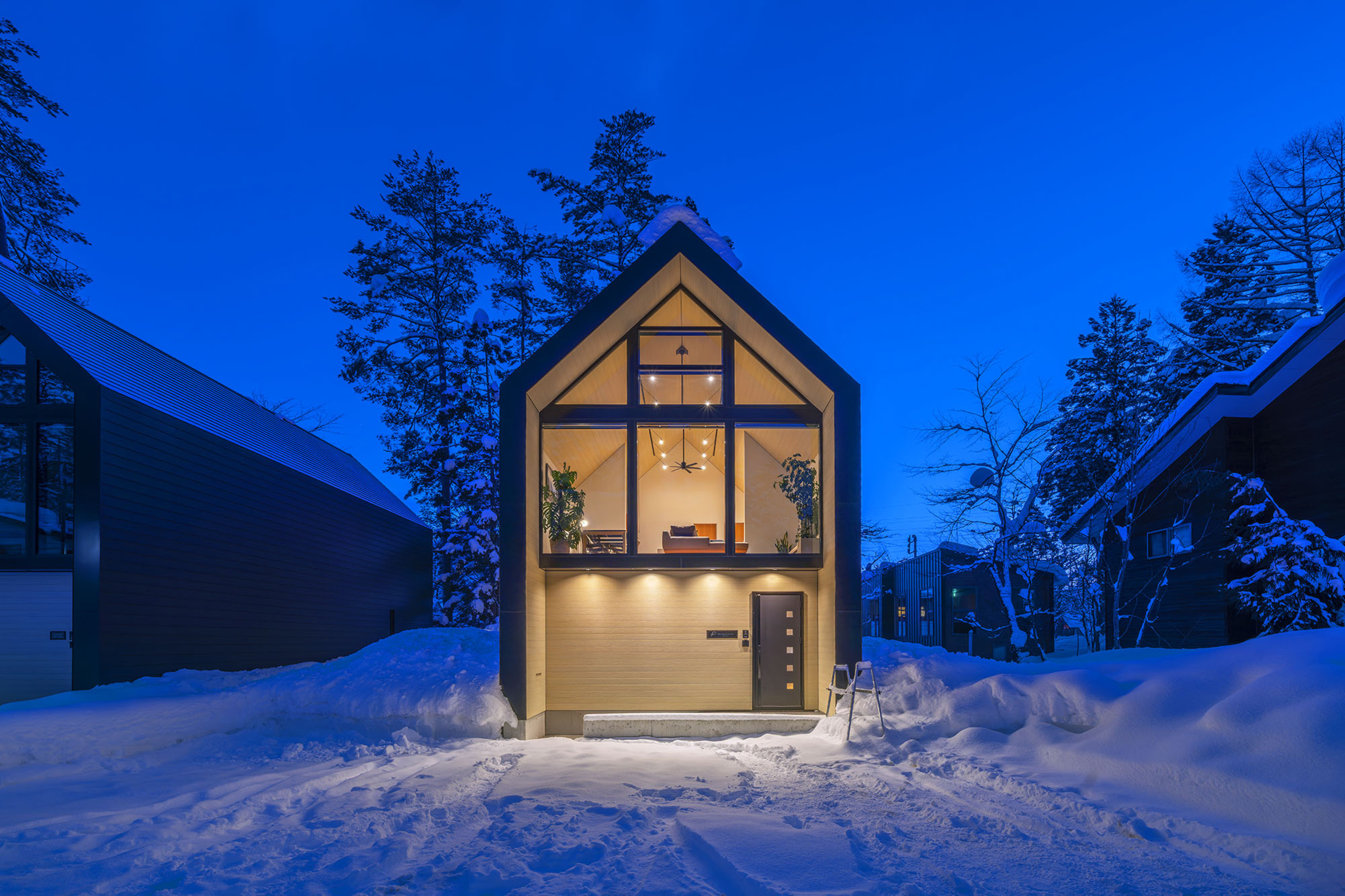 Prominence exterior sunset 1