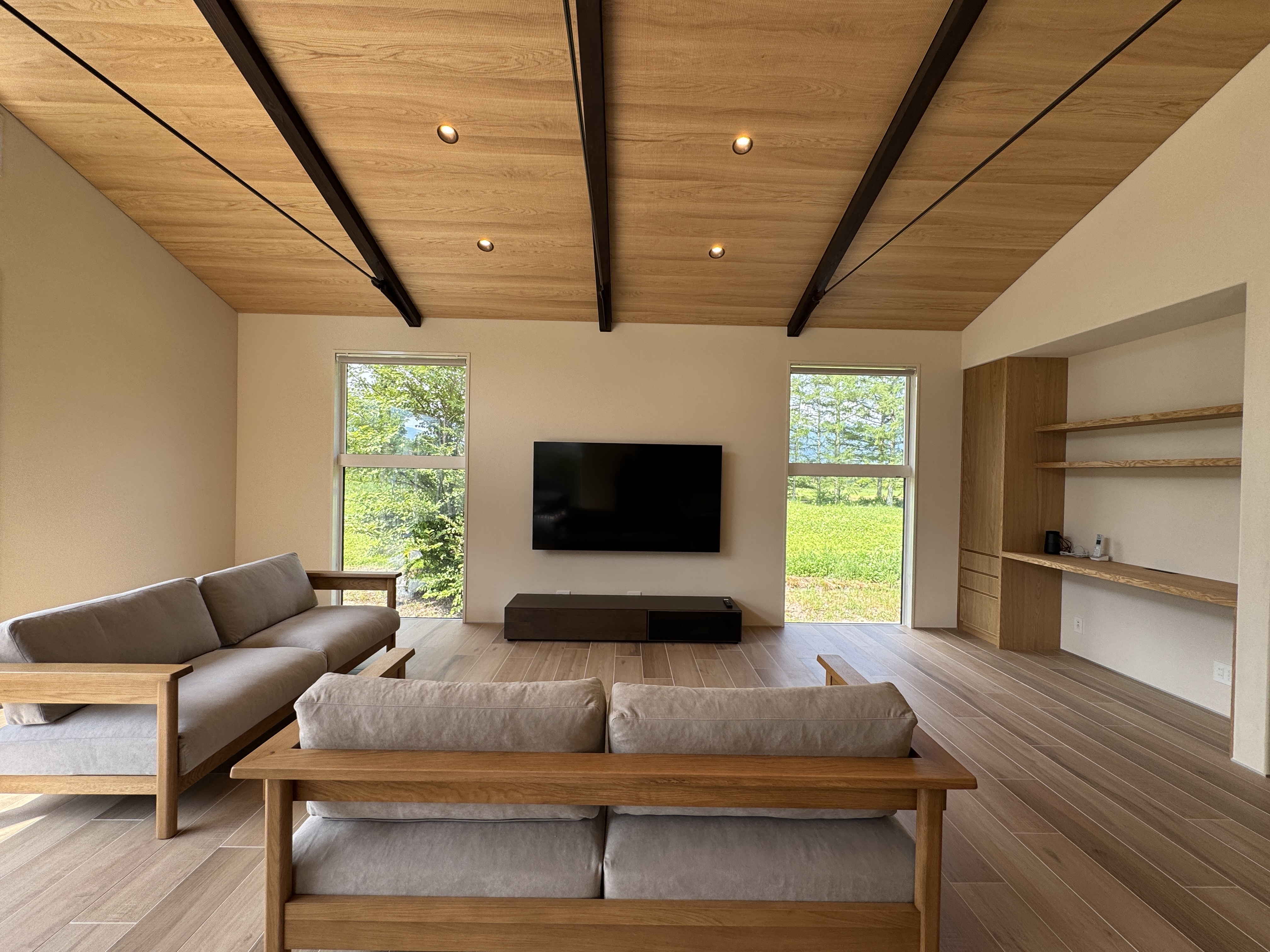 Sakuraya living room