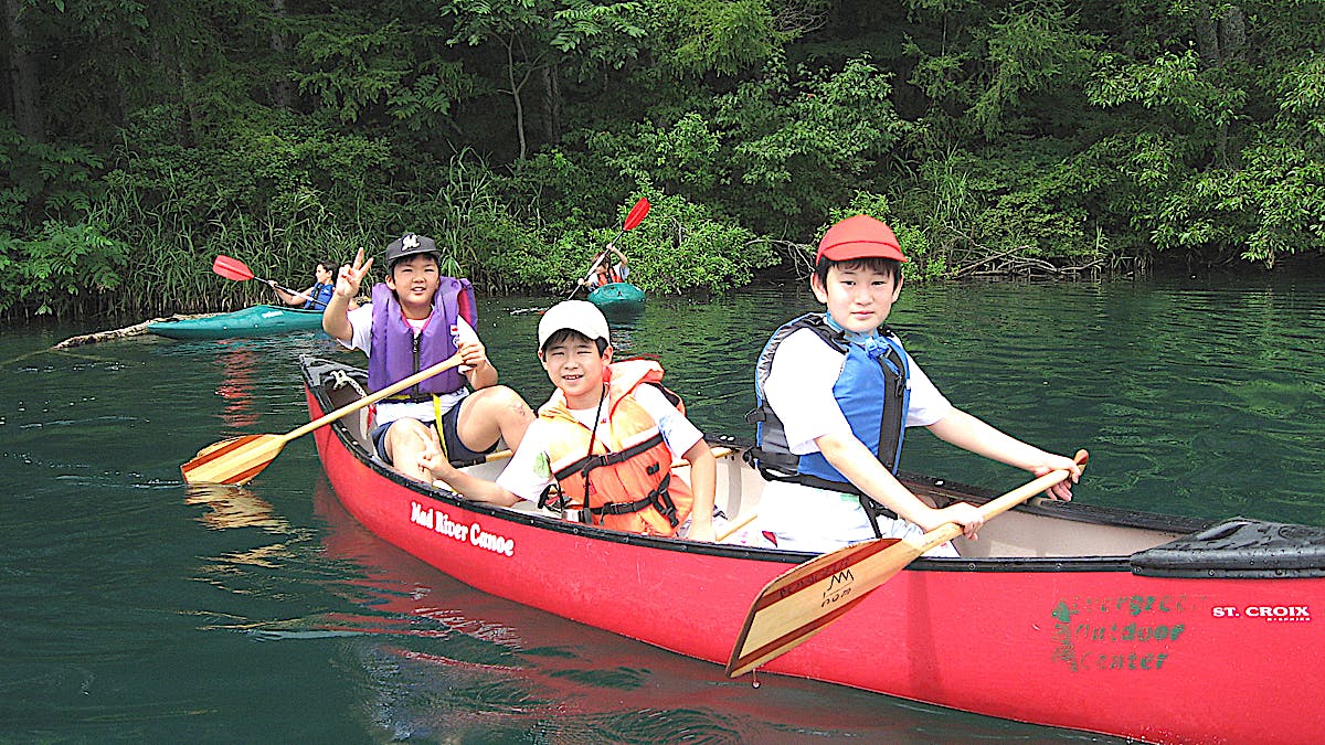 Kids Canoeing at Aoki Lake